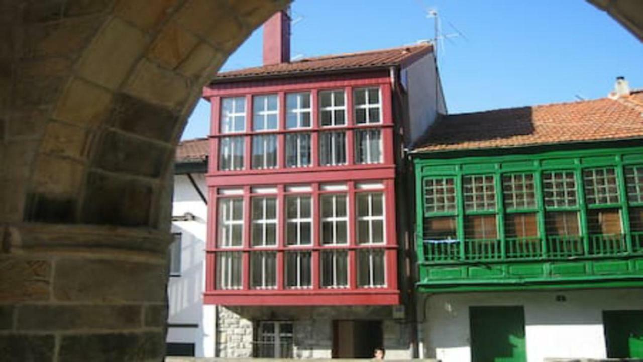 La Casa Roja Cerca Del Guggenheim Plentzia Exterior photo